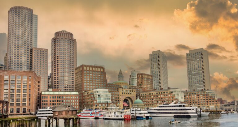 Boston | © Photo by Mohan Nannapaneni: www.pexels.com/photo/ships-on-the-boston-harbor-13248624/